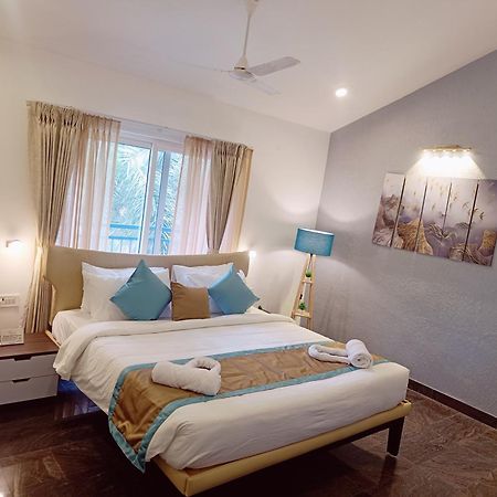 Bay Breeze Suites Csennai Kültér fotó