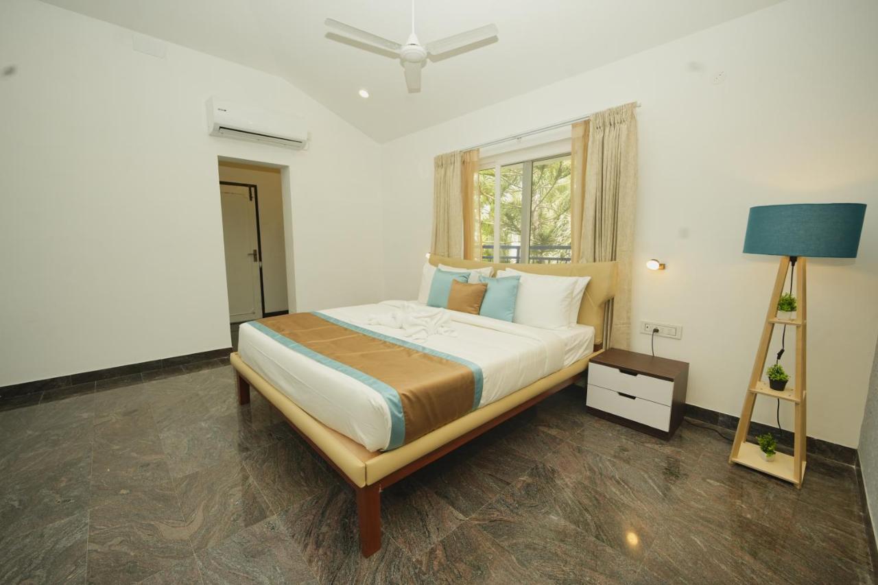 Bay Breeze Suites Csennai Kültér fotó