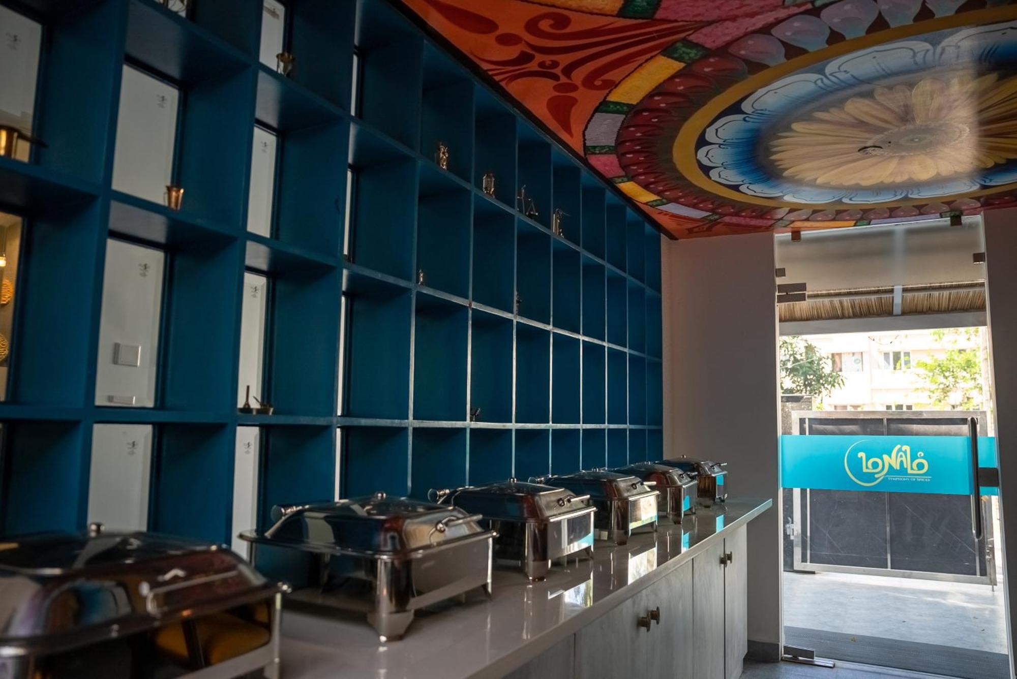 Bay Breeze Suites Csennai Kültér fotó
