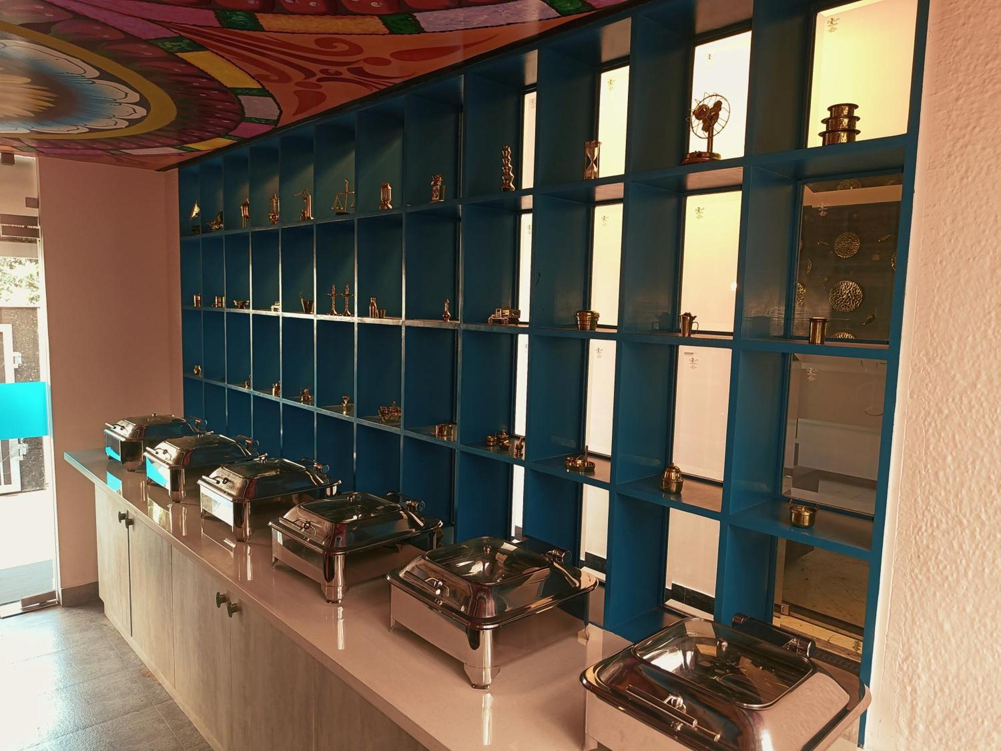 Bay Breeze Suites Csennai Kültér fotó