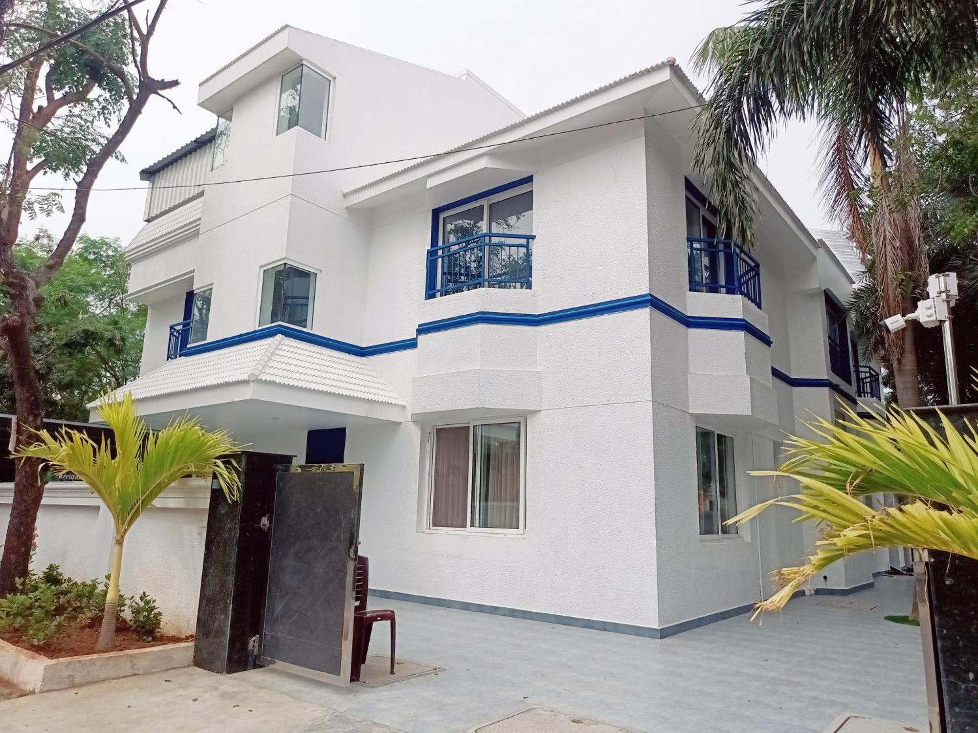 Bay Breeze Suites Csennai Kültér fotó