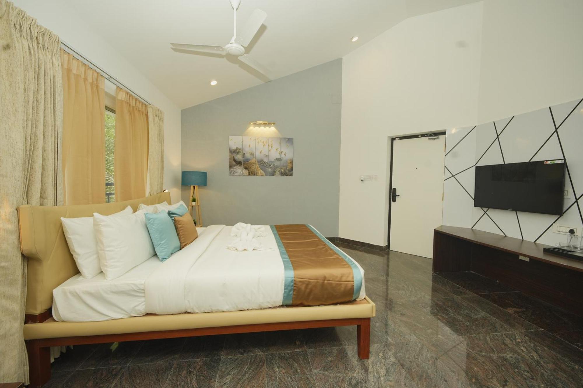 Bay Breeze Suites Csennai Kültér fotó