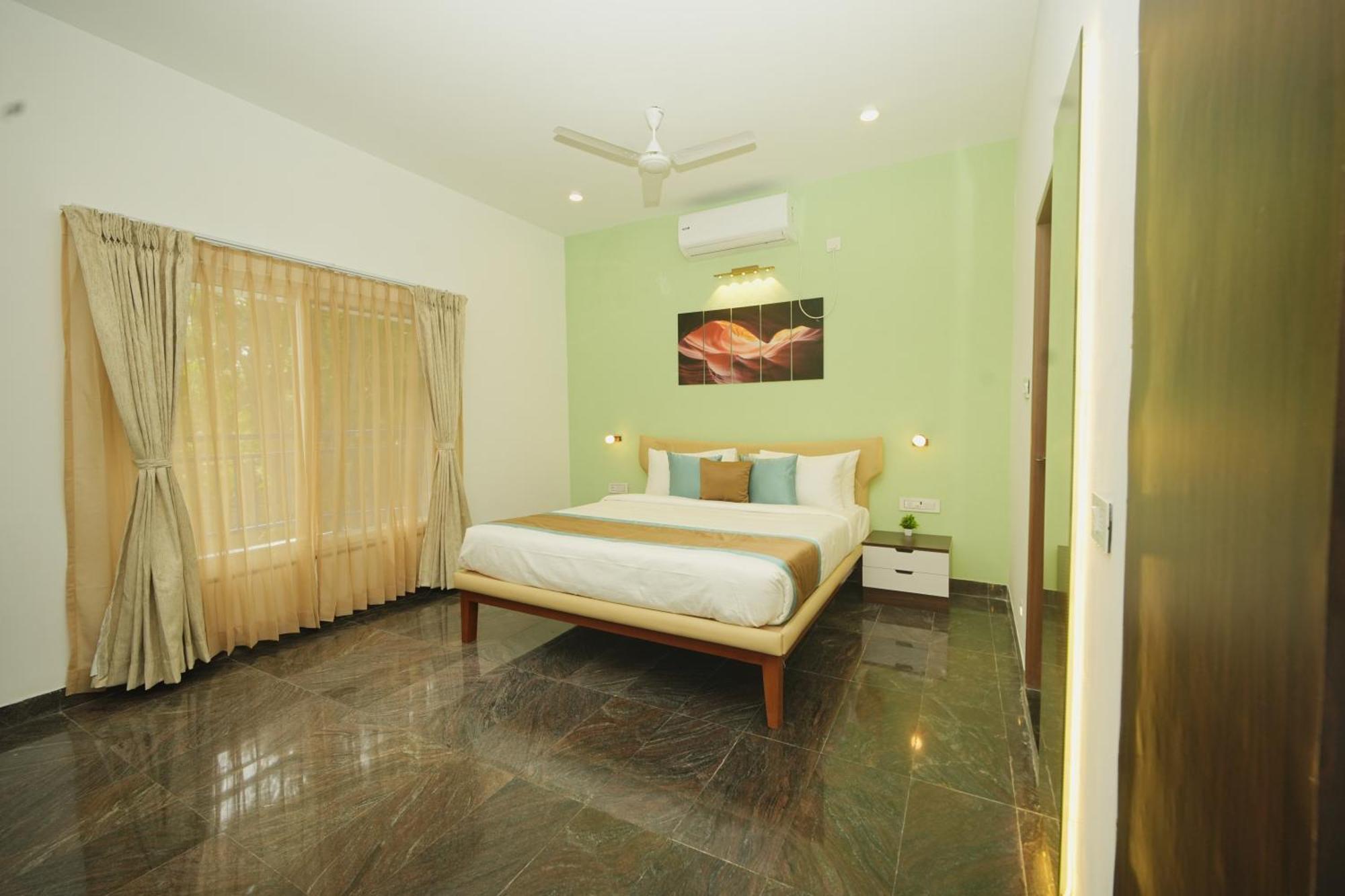 Bay Breeze Suites Csennai Kültér fotó