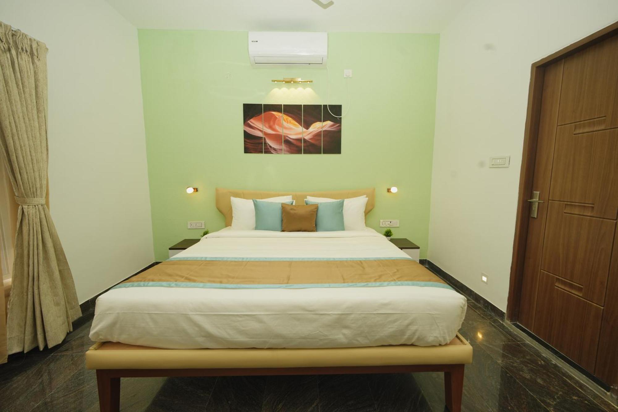 Bay Breeze Suites Csennai Kültér fotó